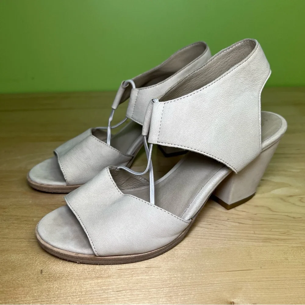 Eileen Fisher doe Open Toe Casual Ankle Strap Sandals size 7.5